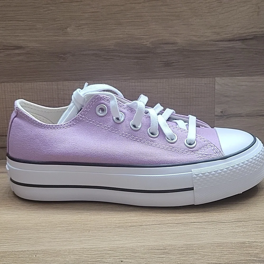 Converse Women's Light Purple Canvas Sneakers